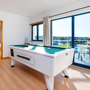 Apartment Penthouse 160sqm Wide Terraces Pool View & Private Hot Tub & Parking, Albufeira